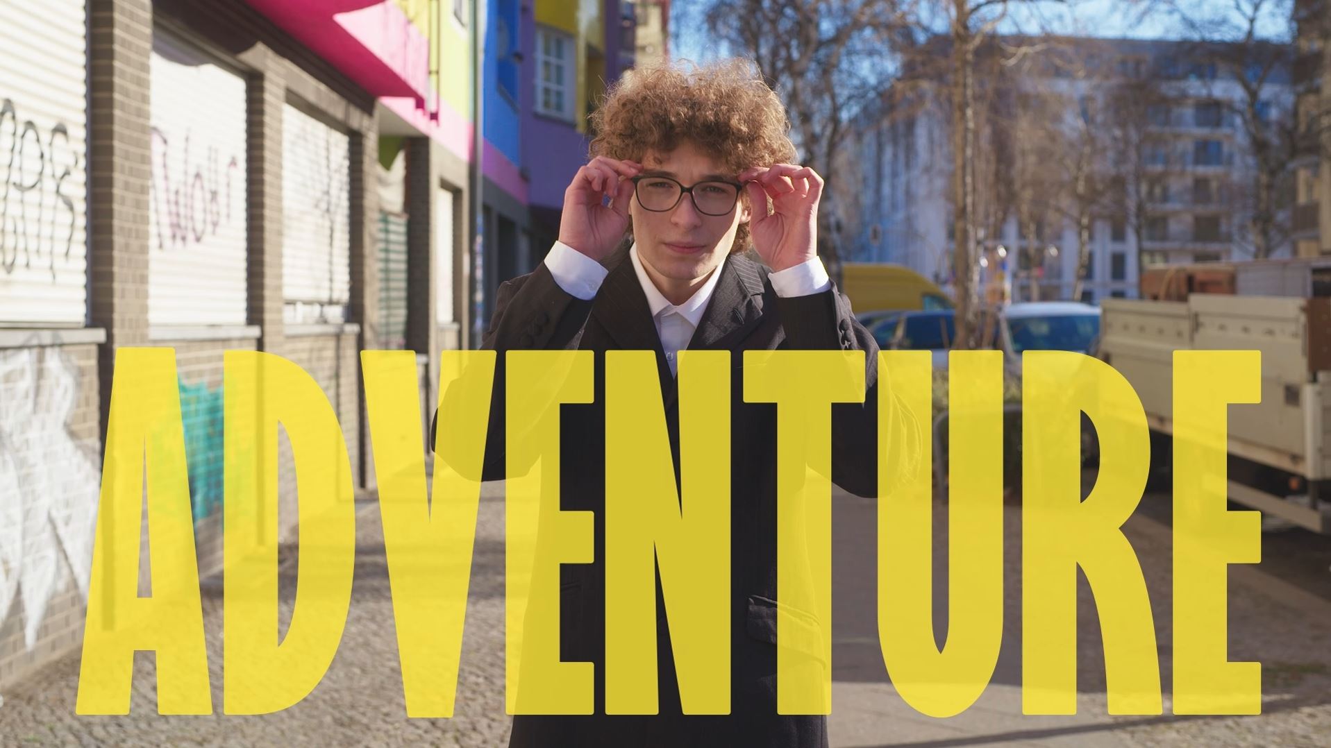 MR. SPEX Choose your own adventure! AD for the glasses company MR. SPEX Directed by me, Pietro Venier Starring: Pavlo Volkov, Lidia Dragone, Isam Karahasanovic Writers: Pietro Venier, Thea Elmsley Assistant Director: Elisa Rosciglioni Director of Photography: Sanjeet Singh Editor and Colorist: Giorgia Flore